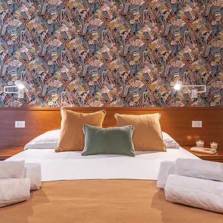 Vittoria Garden Suites Rome Bagian luar foto