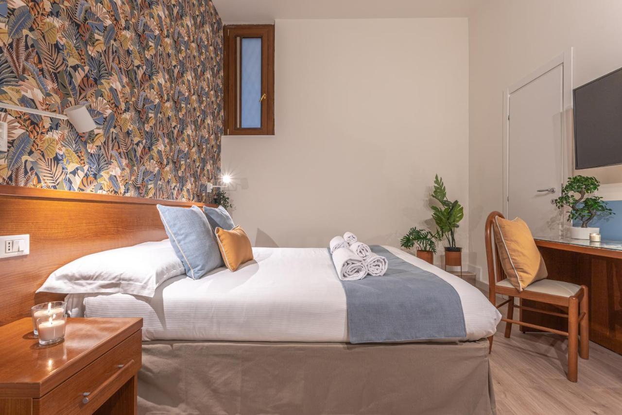 Vittoria Garden Suites Rome Bagian luar foto