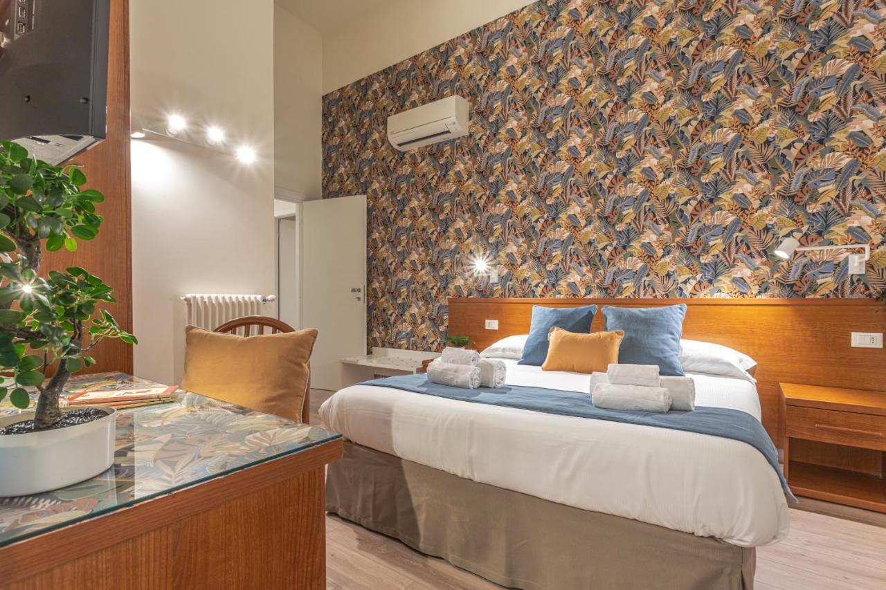 Vittoria Garden Suites Rome Bagian luar foto