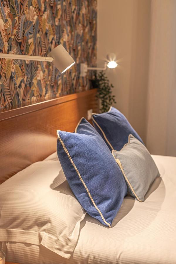 Vittoria Garden Suites Rome Bagian luar foto